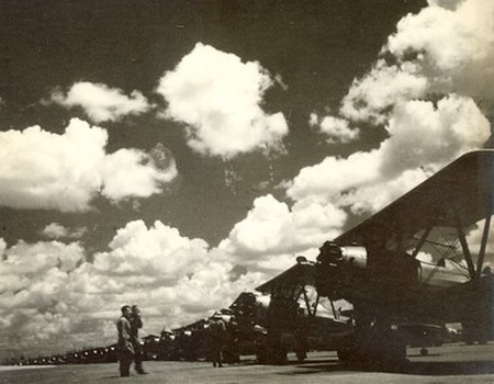 CFPNA: Hawthorne Field - PT-17 line Up -Coll° EdGMPC