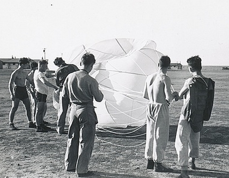 CFPNA: Turnerd Field - Parachute - Coll° A Gr&eacute;ard.