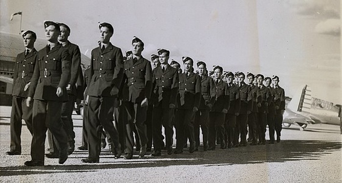 CFPNA: British Pilots - Coll° Tribune Photo Archives