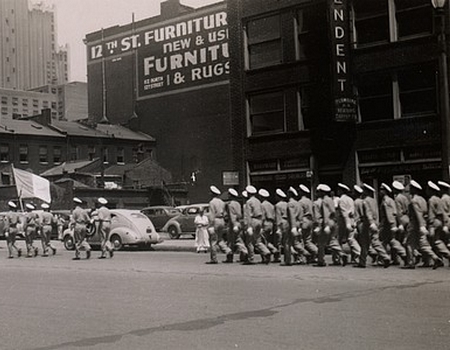 CFPNA: 14.07.1944 - D&eacute;fil&eacute; des Radios - Saint Louis.