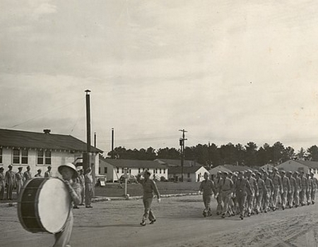 CFPNA: Turner Field - D&eacute;fil&eacute; du 14.07.1945 - Coll° JP Bocognano.