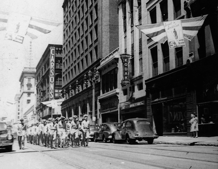 CFPNA: 14.07.1944 - D&eacute;fil&eacute; des Radios - Saint Louis - (Coll° R Havet).